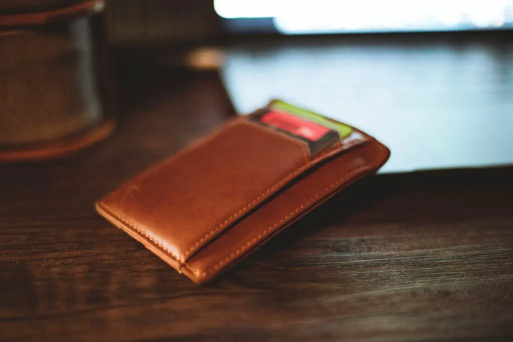 Small card holder wallet