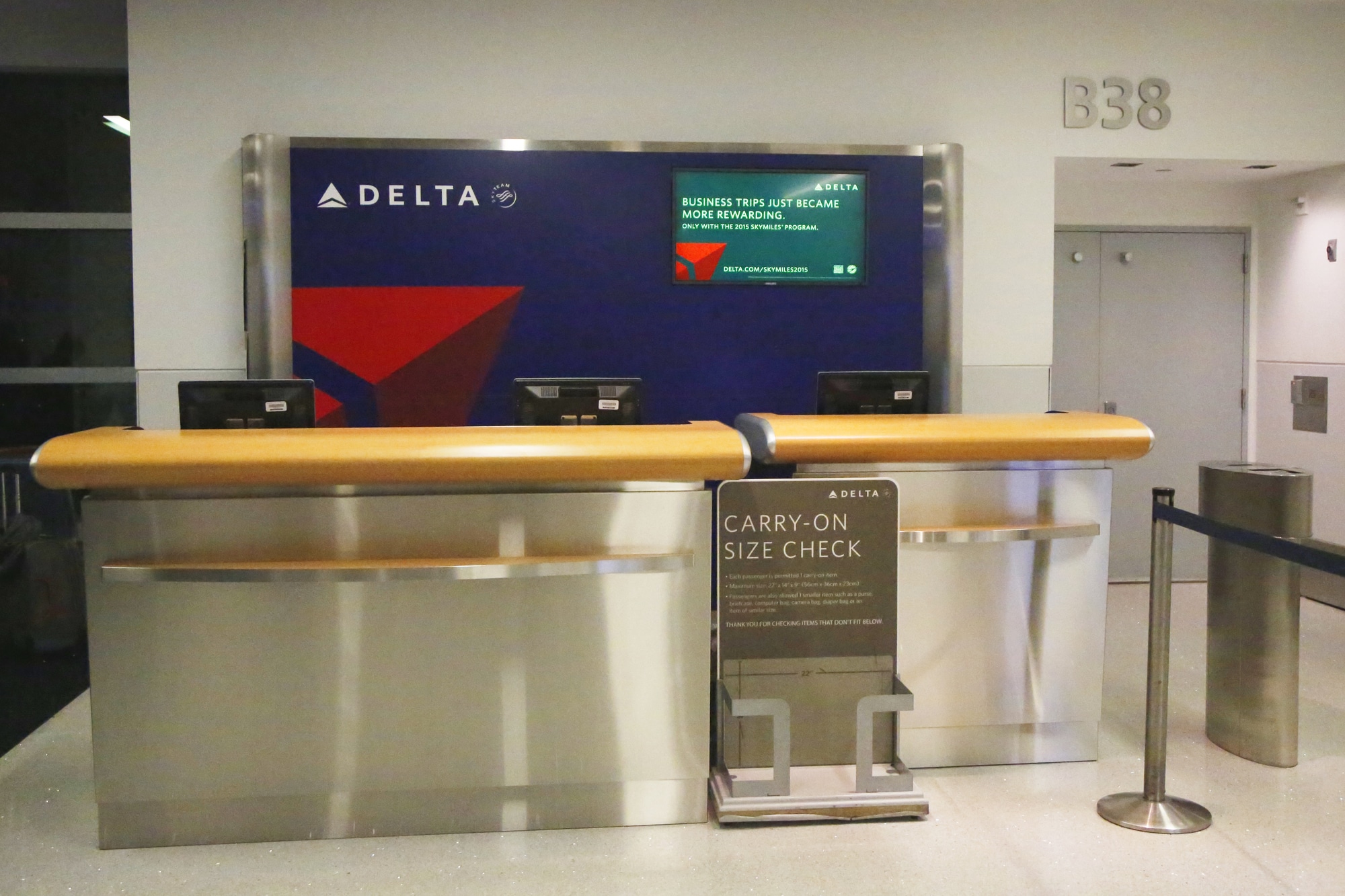 delta airlines desk